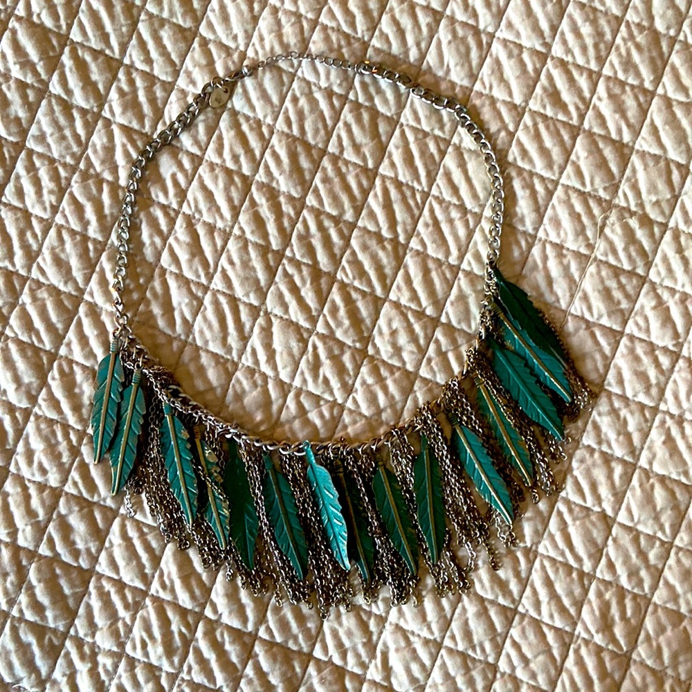 Necklace with feather design